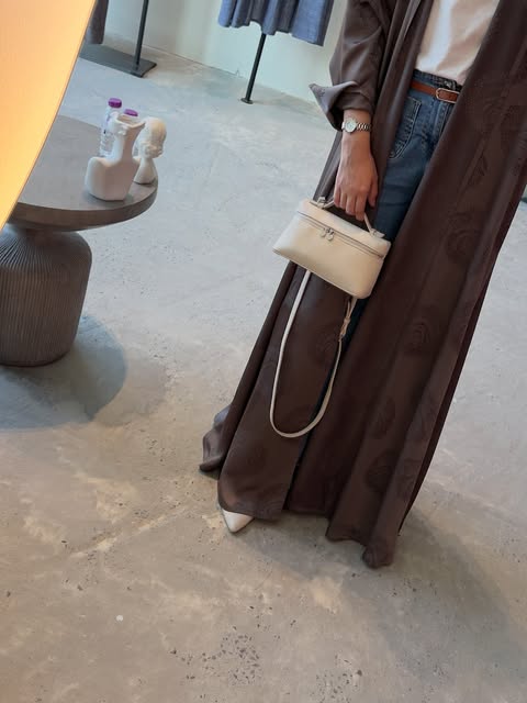 Elinor chocolate brown design
